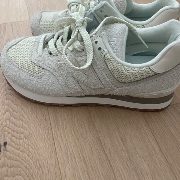 New Balance Sneakera - Picture 2 of 7